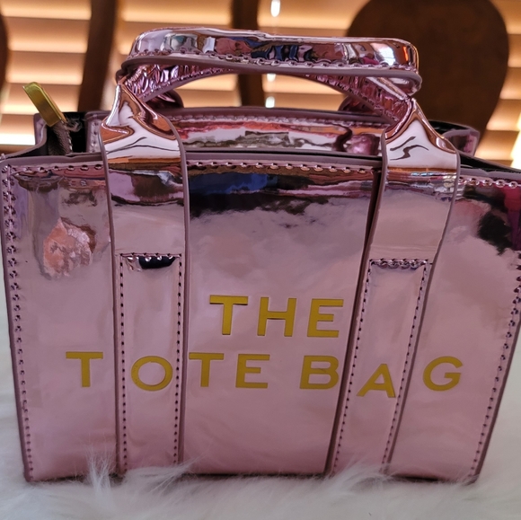Haoyu Fashion Handbags - Mini Tote in Pink  .Brand New 💎